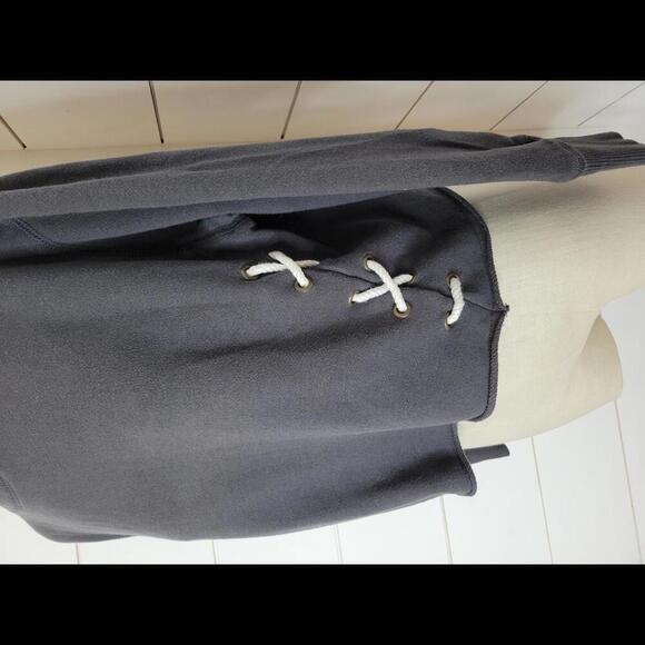 Aerie XS Grey with white rope cropped sweatshirt - Picture 2 of 5